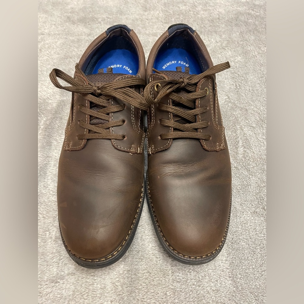 Nunn Bush & Bloom Memory Foam Men’s Shoe. Size 9 & 1/2 Wide. Brown.